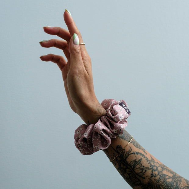 Taylah Mini Scrunchie / Pink Flower