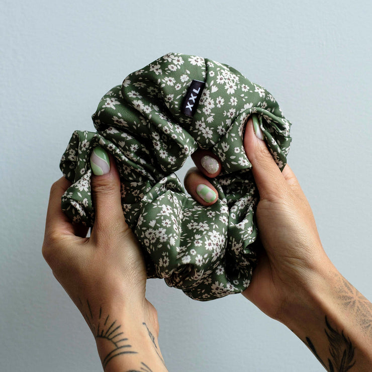 Taylah XXL Scrunchie / Green Flower