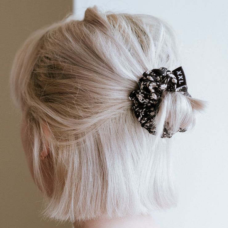 Taylah XXS Scrunchie / Black Flower