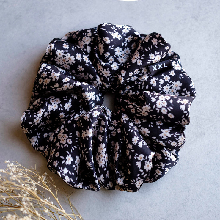 Taylah XXL Scrunchie / Black Flower