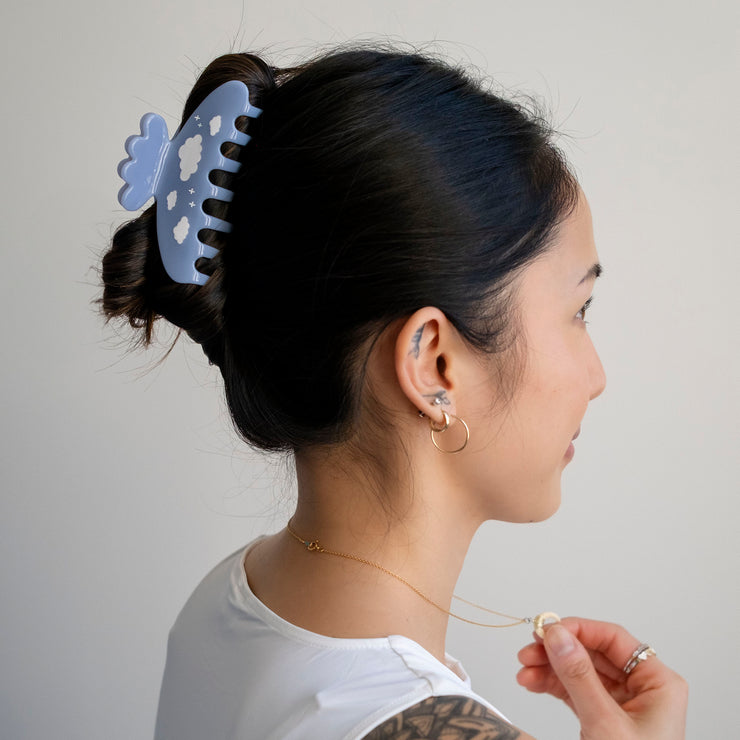 The Cloud Hair Claw