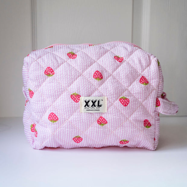 Carry-All Cosmetic Bag XXL / Strawberry Lane