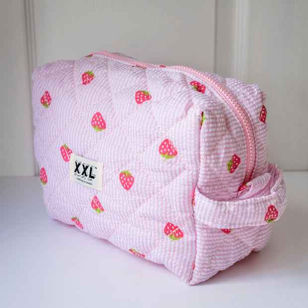 Carry-All Cosmetic Bag XXL / Strawberry Lane