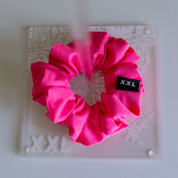 Rylie Mini Scrunchie / Neon Pink