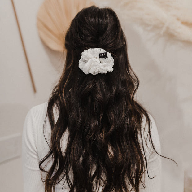 Florence Mini Scrunchie / White